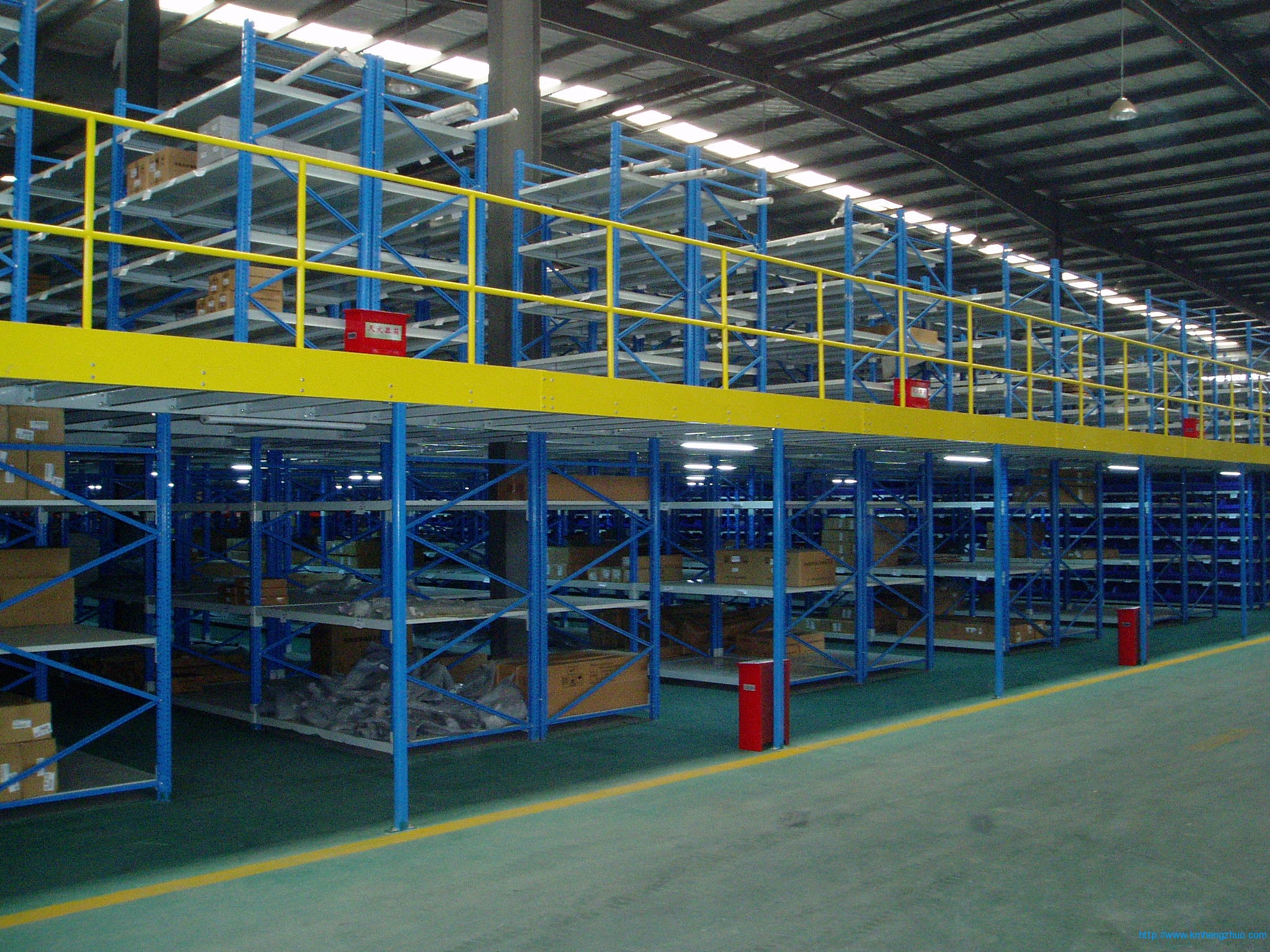 HZ-688型閣樓式貨架應用案例 HZ-688型閣樓式貨架應用案例